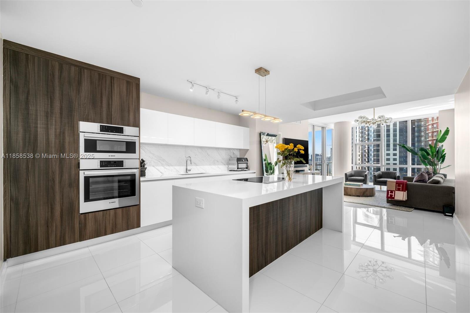 PARAMOUNT MIAMI WORLDCENT - Residential