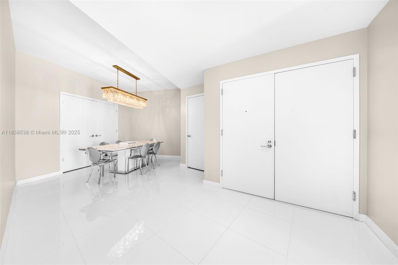 PARAMOUNT MIAMI WORLDCENT - Residential