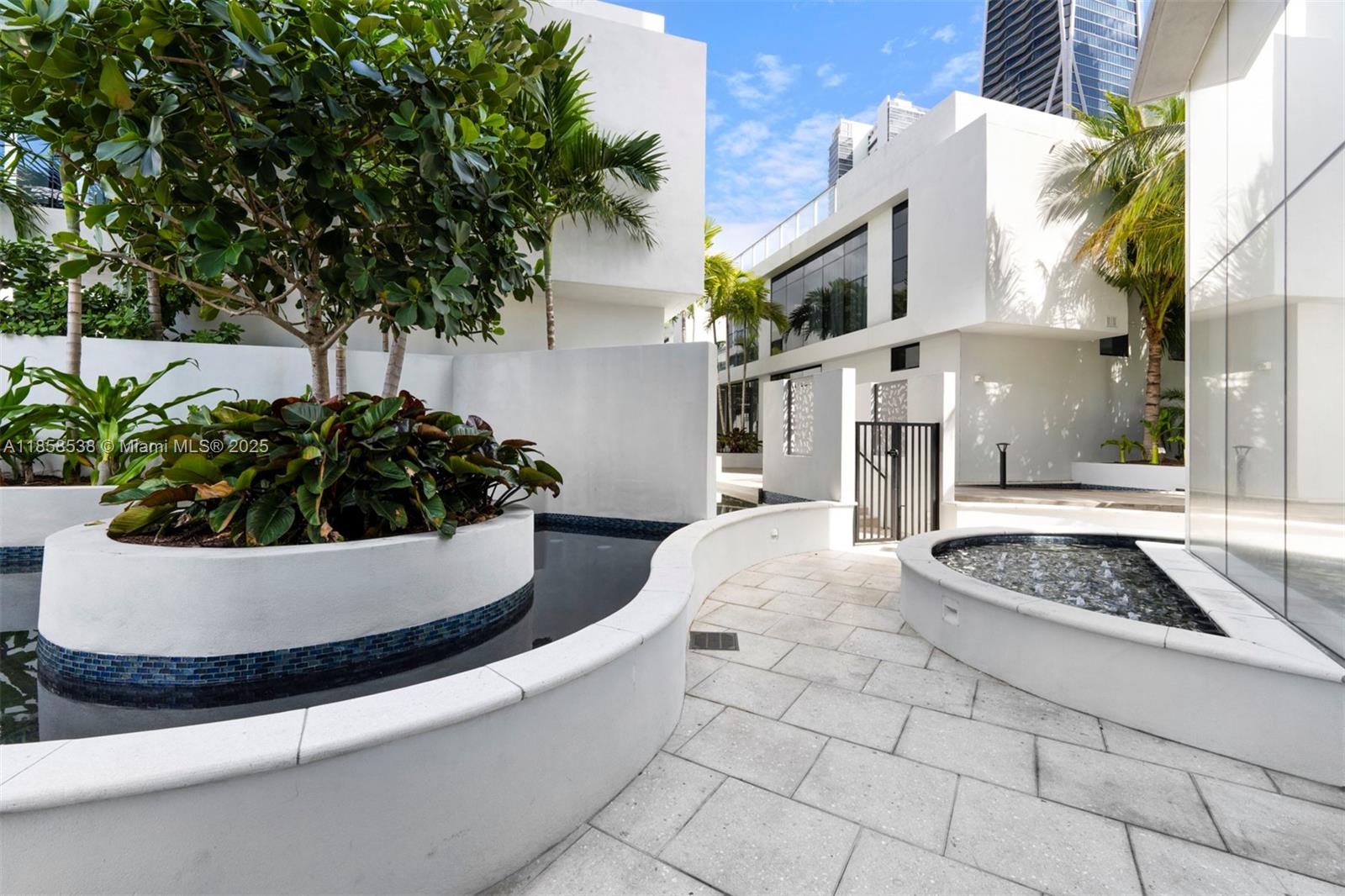 PARAMOUNT MIAMI WORLDCENT - Residential