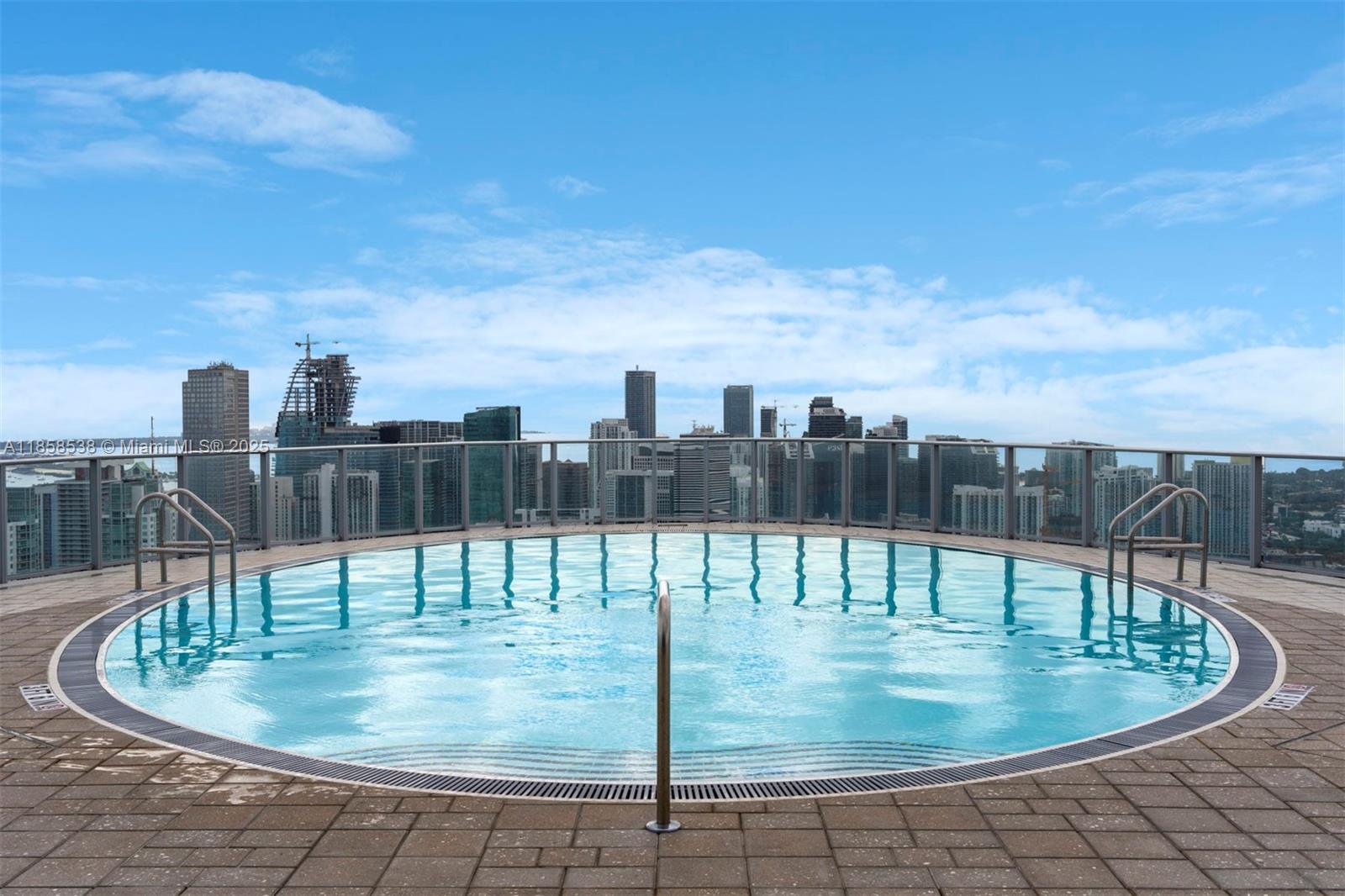 PARAMOUNT MIAMI WORLDCENT - Residential