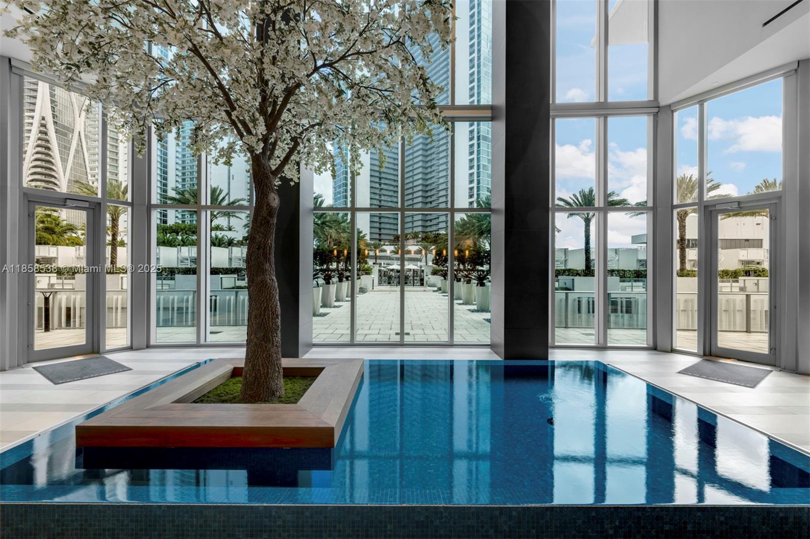 PARAMOUNT MIAMI WORLDCENT - Residential