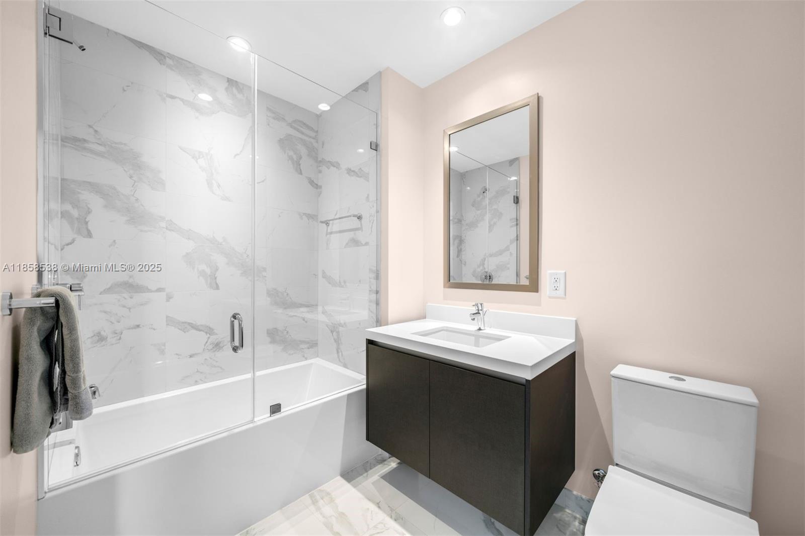 PARAMOUNT MIAMI WORLDCENT - Residential