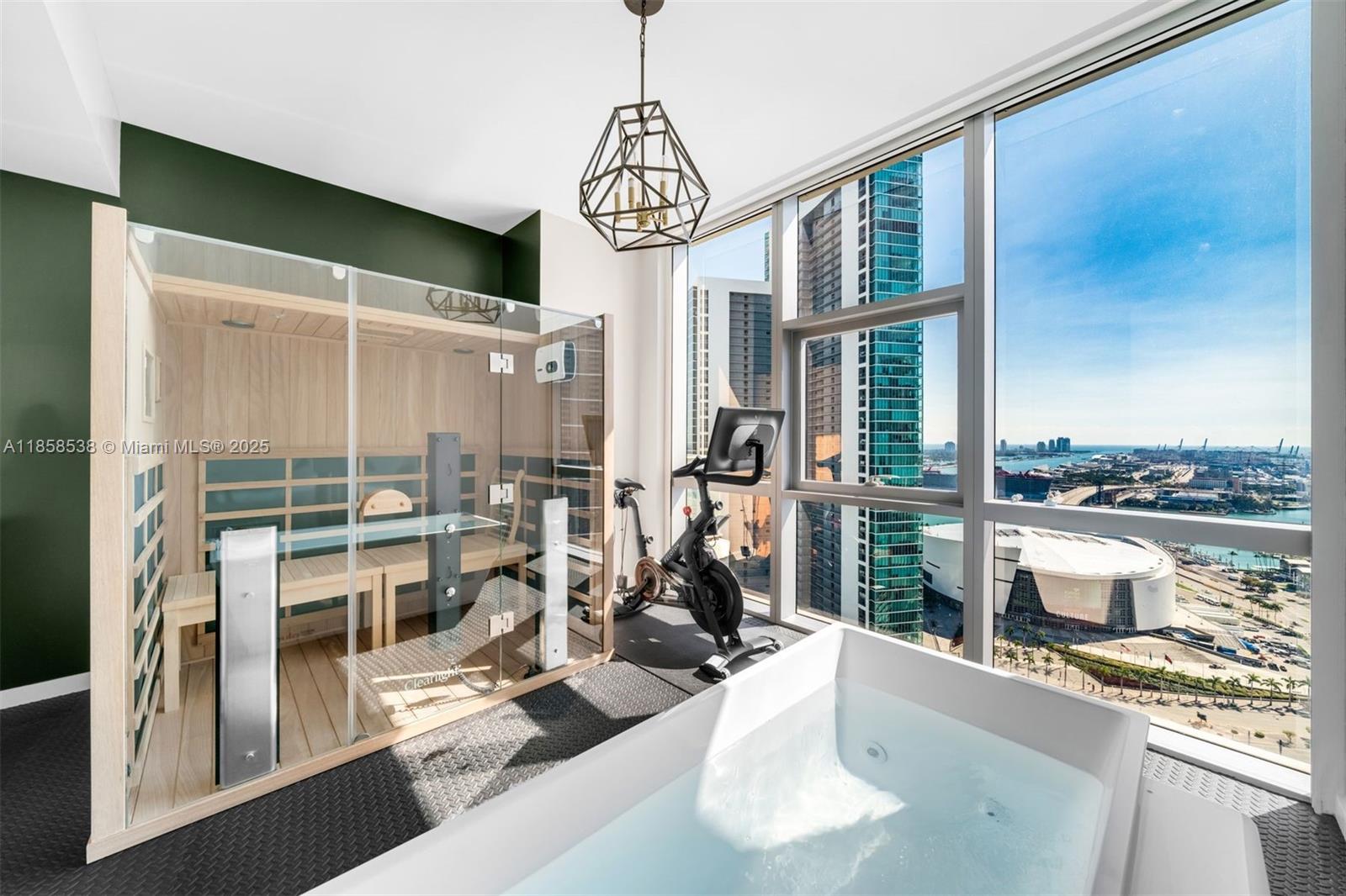 PARAMOUNT MIAMI WORLDCENT - Residential