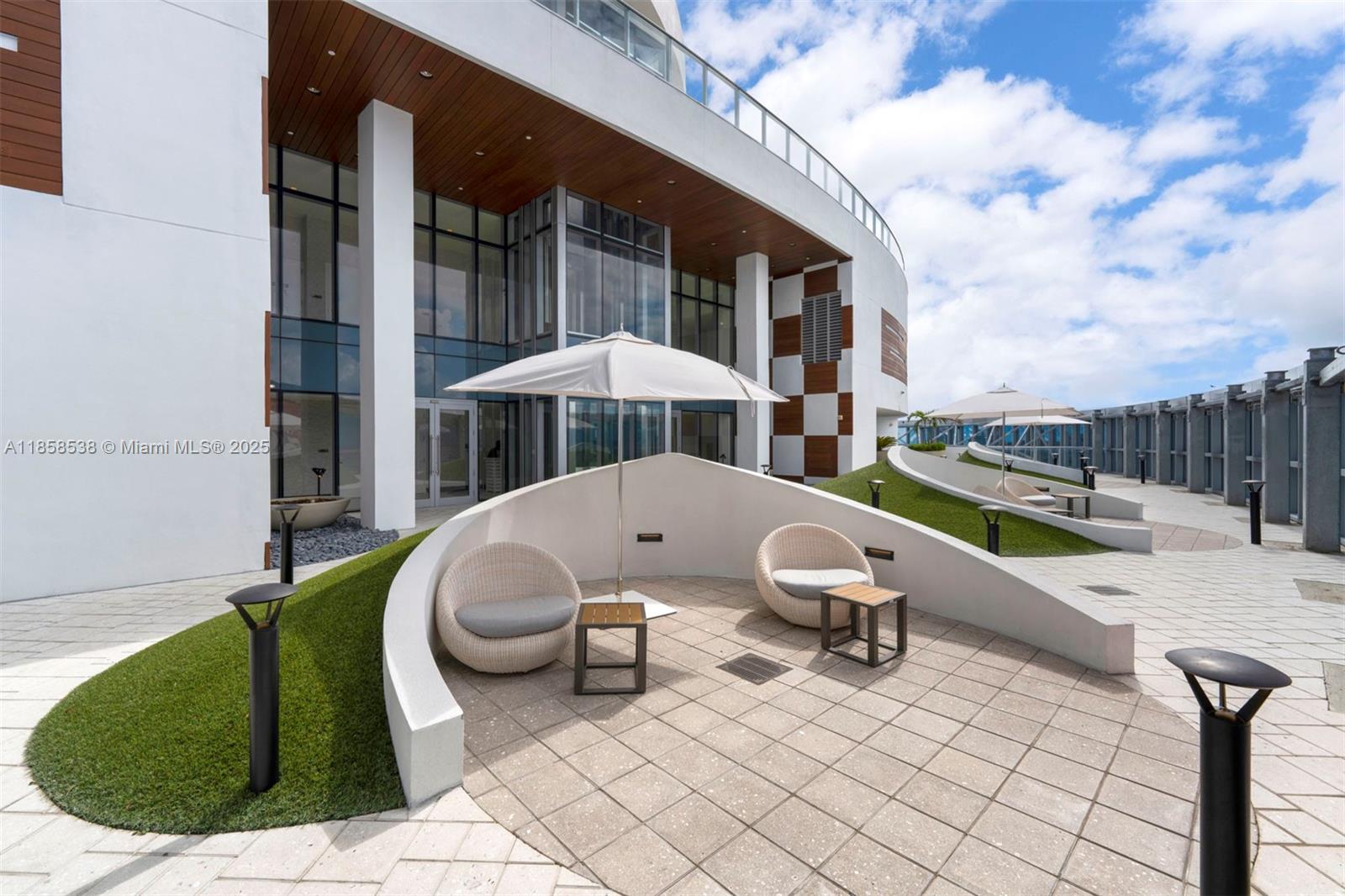 PARAMOUNT MIAMI WORLDCENT - Residential