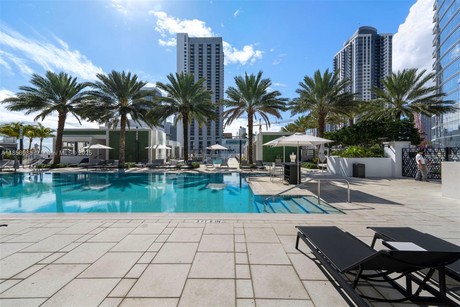 PARAMOUNT MIAMI WORLDCENT - Residential