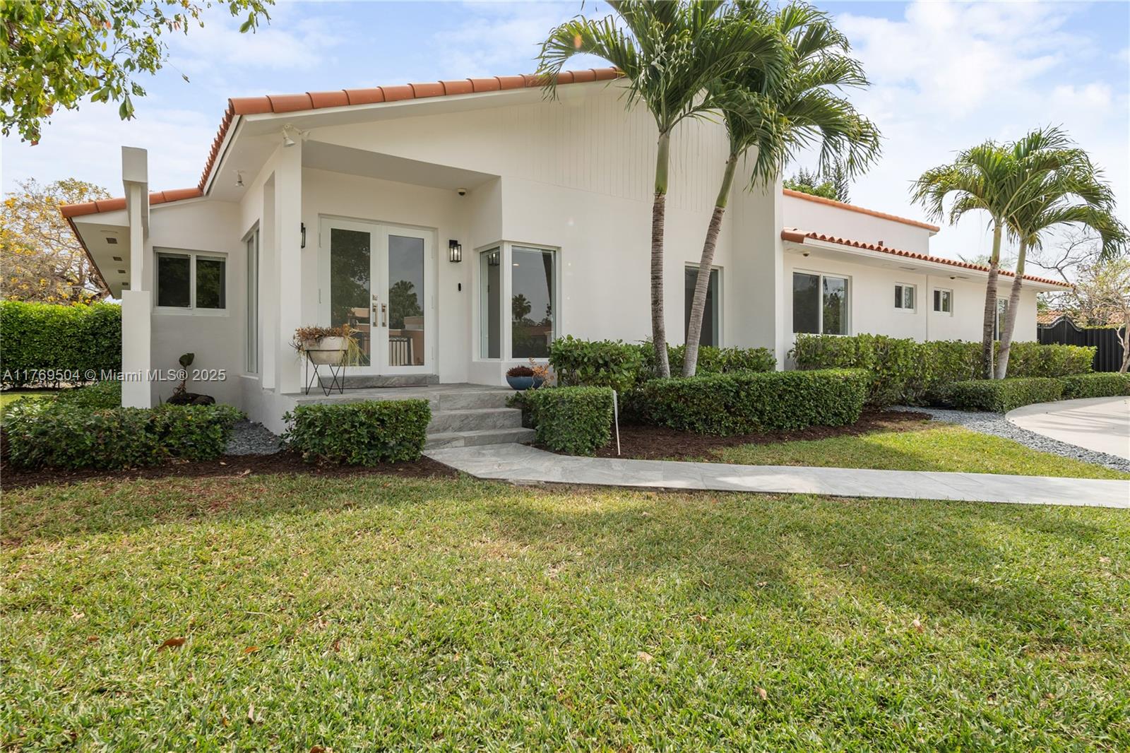 Property for Sale at 6881 Sw 94th Ave, Miami, Broward County, Florida - Bedrooms: 5 
Bathrooms: 4  - $1,300,000
