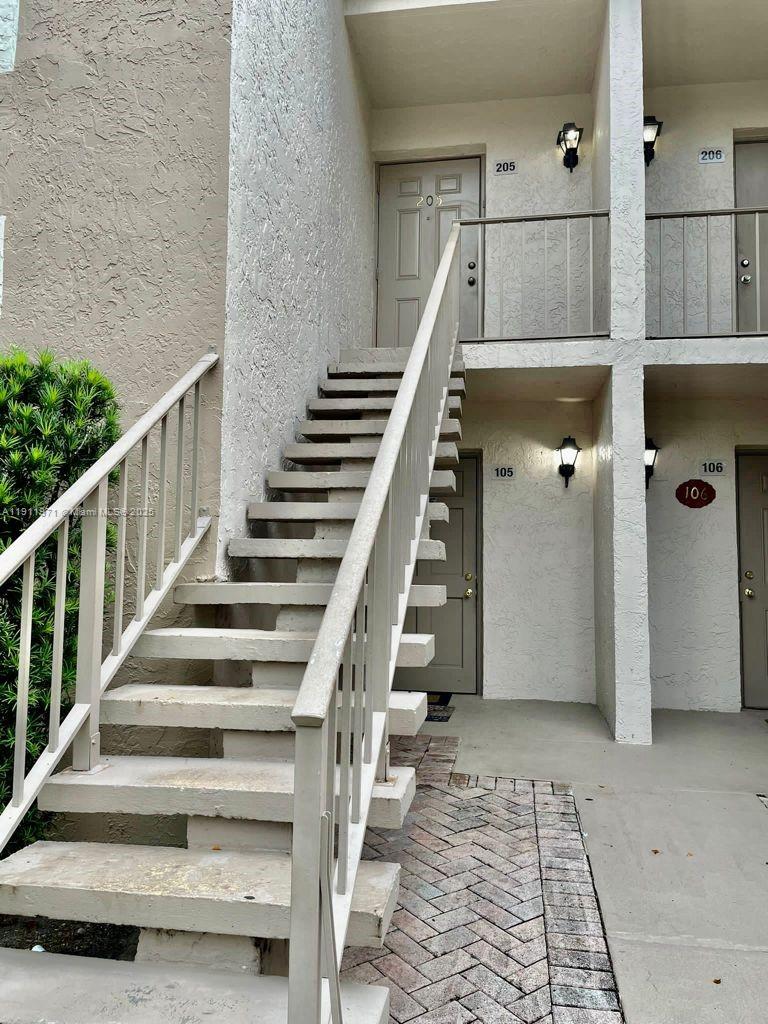 3 OF PALM SPRINGS 1 CONDO - Residential Lease