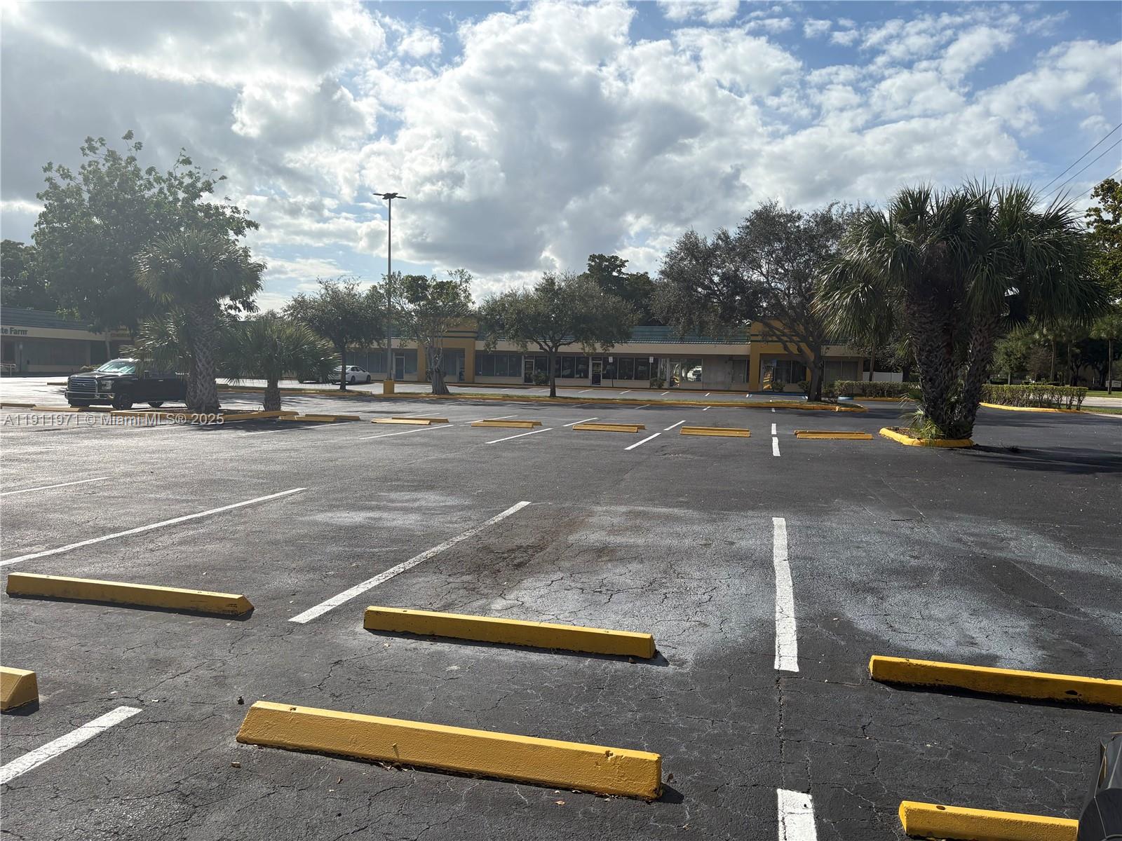 3 OF PALM SPRINGS 1 CONDO - Residential Lease