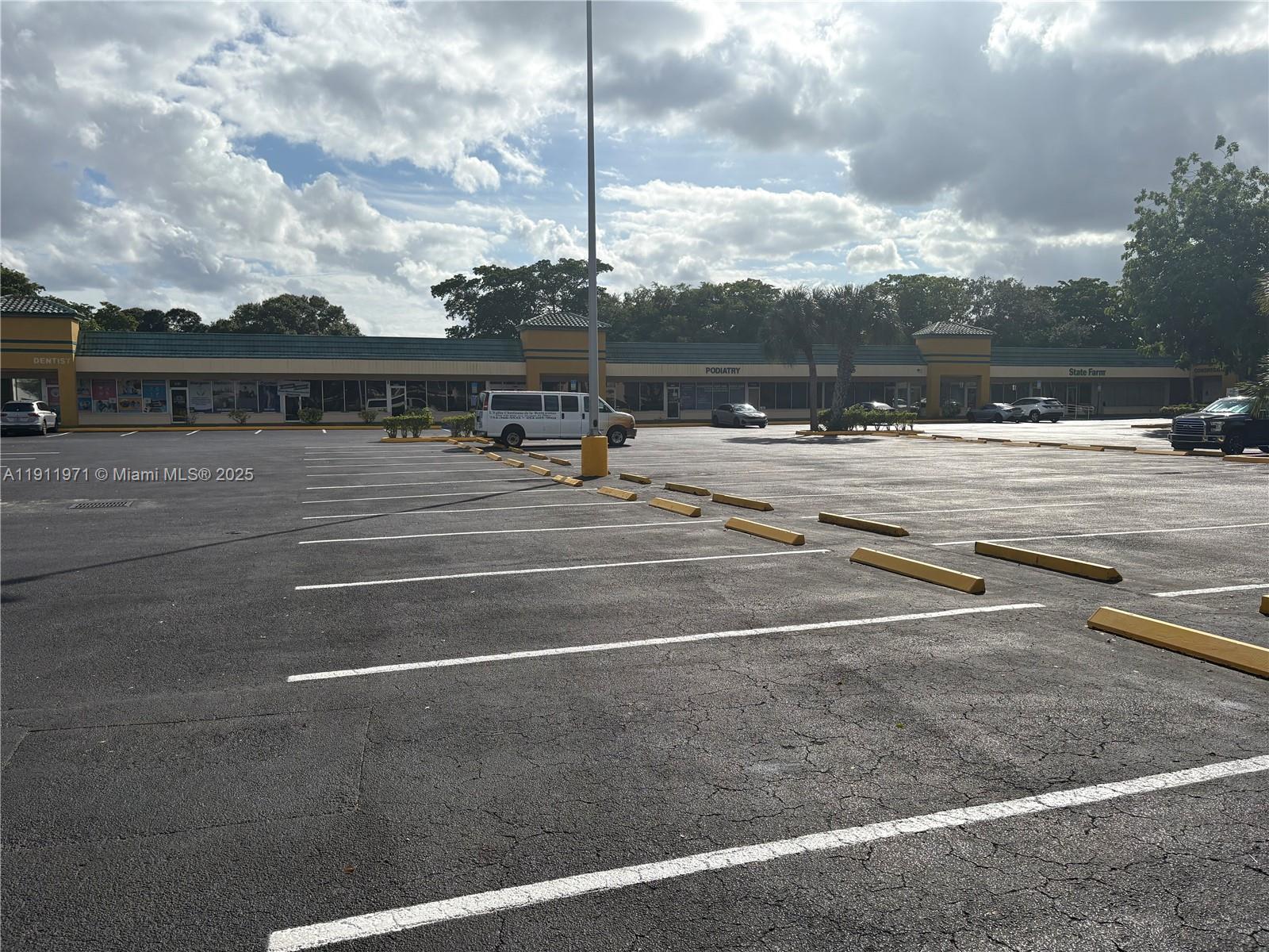 3 OF PALM SPRINGS 1 CONDO - Residential Lease