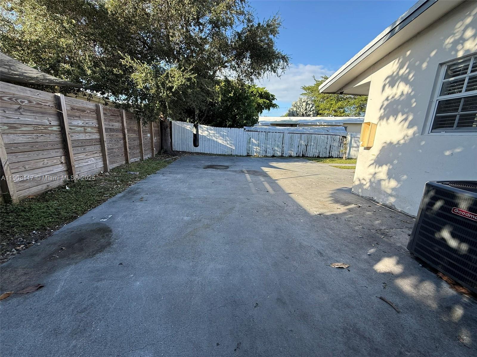 SUNSET PARK NO 3 - Residential Lease