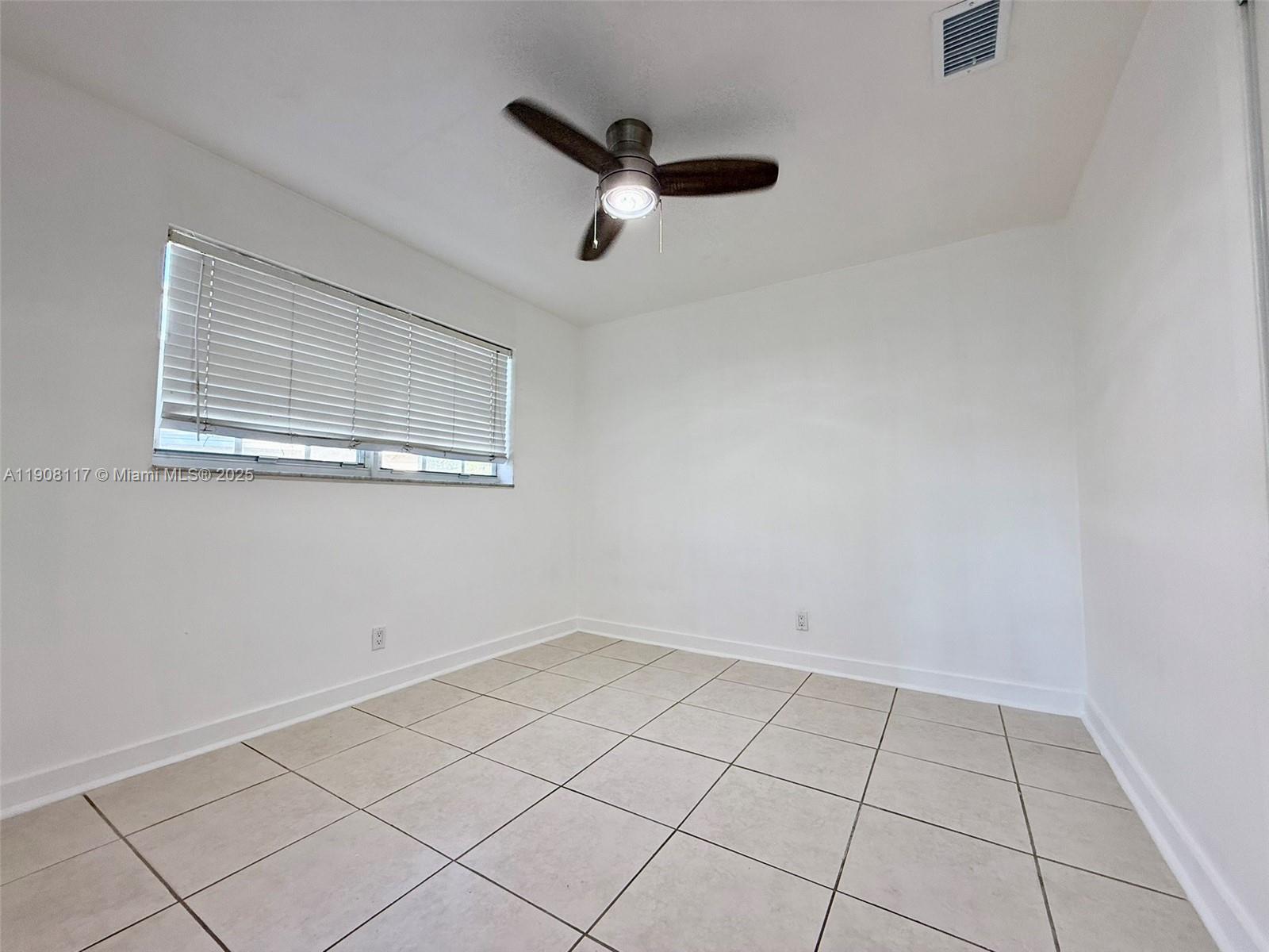 SUNSET PARK NO 3 - Residential Lease