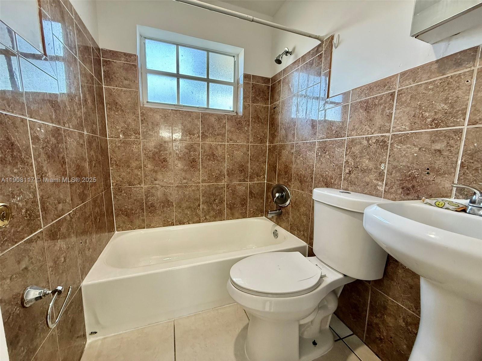 SUNSET PARK NO 3 - Residential Lease