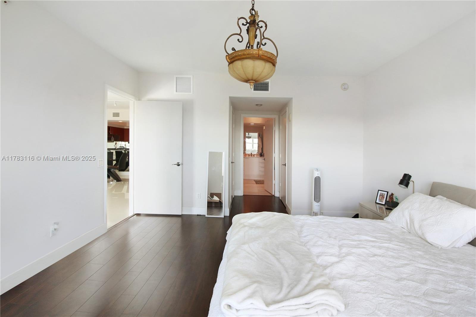 THE OAKS I CONDO - Residential