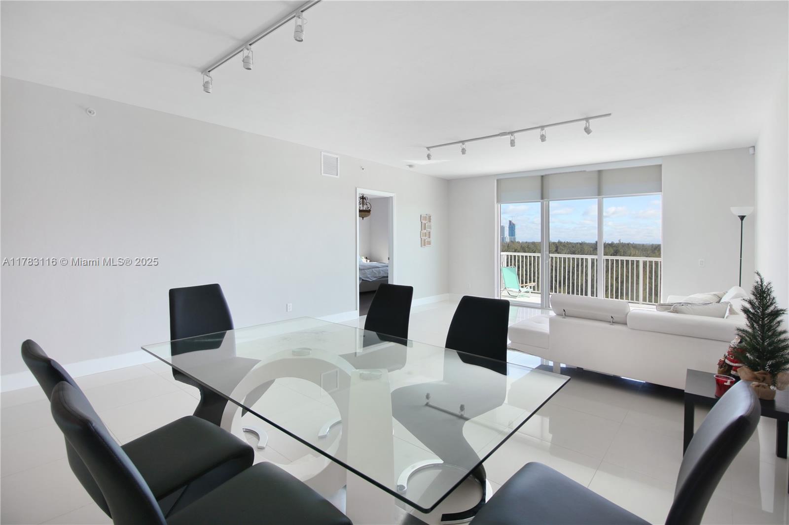 THE OAKS I CONDO - Residential