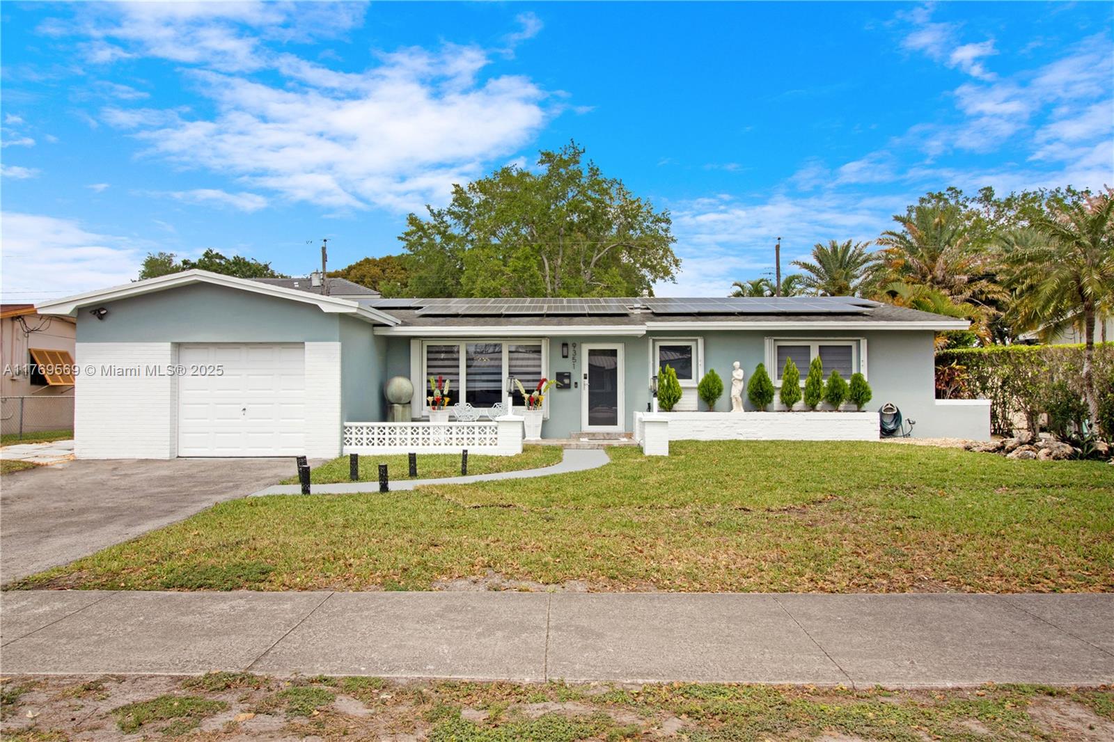 DARLINGTON MANOR - Residential