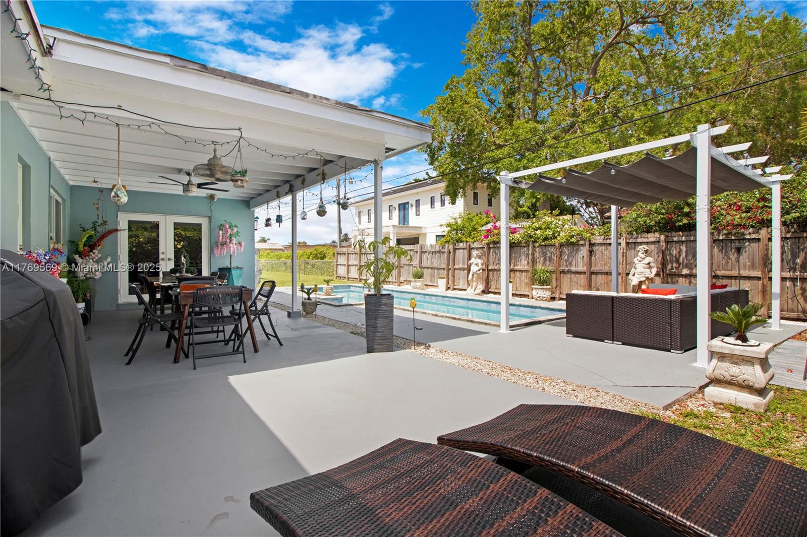 DARLINGTON MANOR - Residential