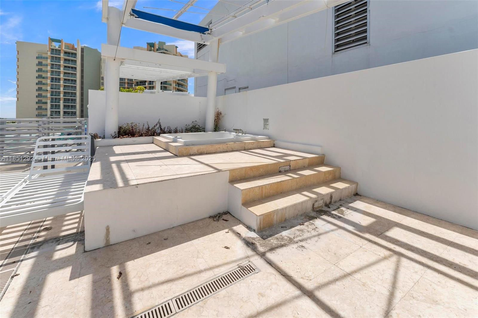 DE SOLEIL S BCH RESIDENTI - Residential