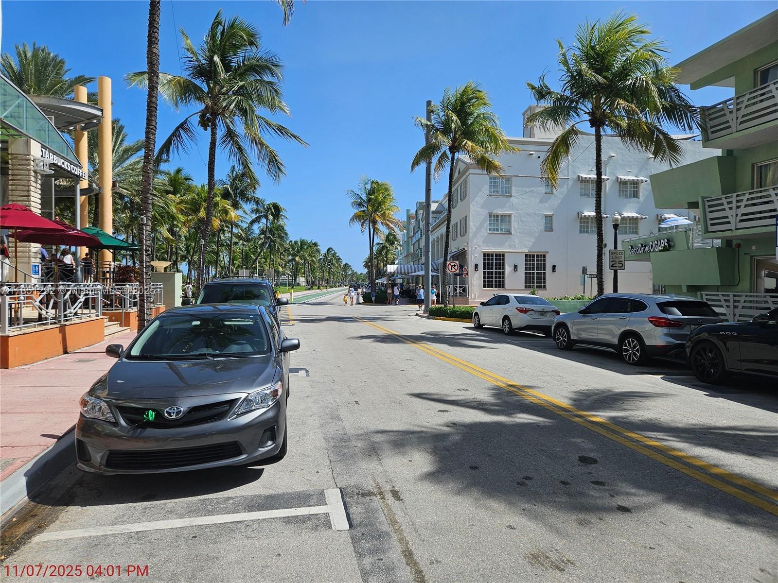 1437 Collins Ave PH18