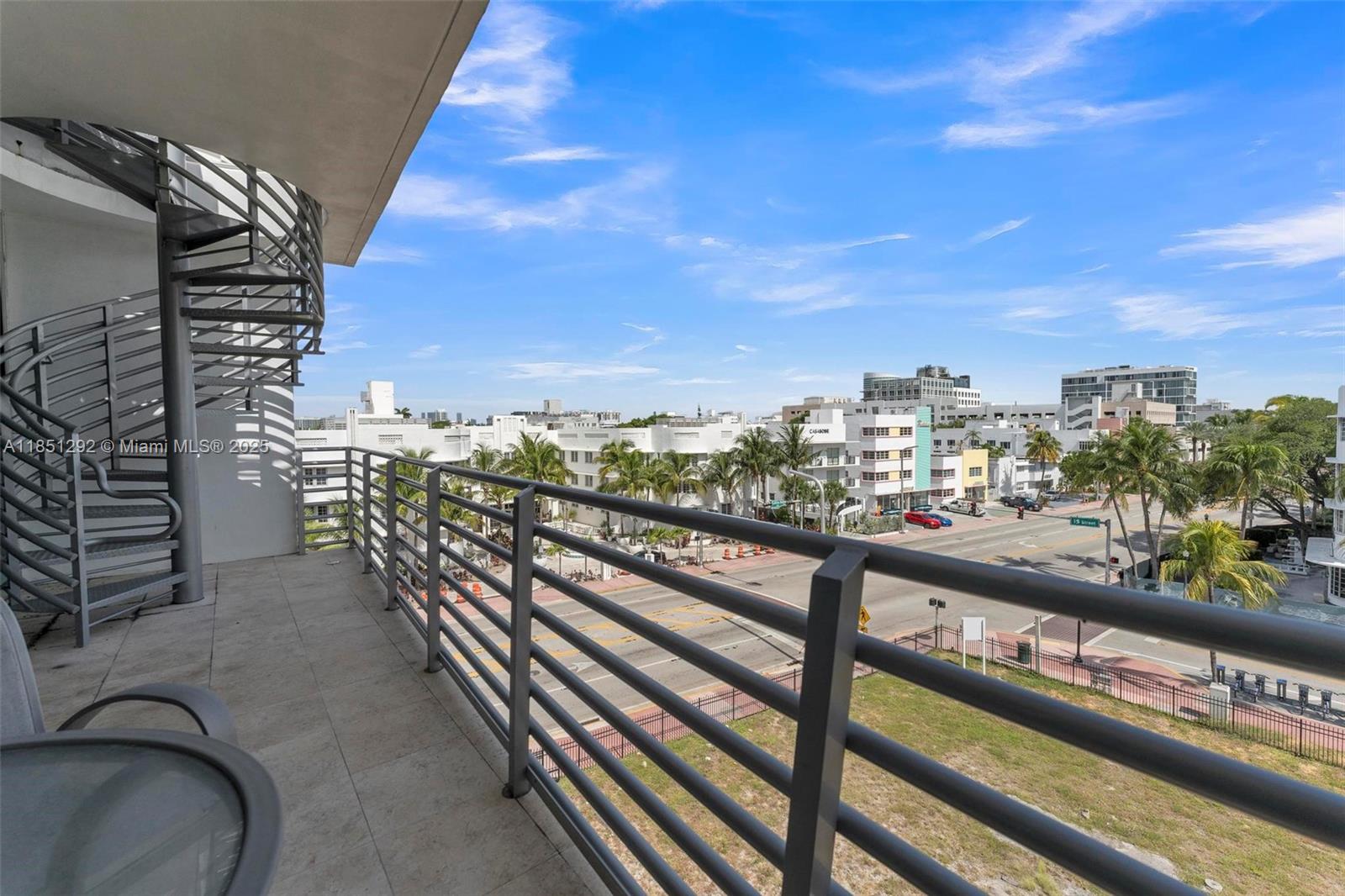 DE SOLEIL S BCH RESIDENTI - Residential