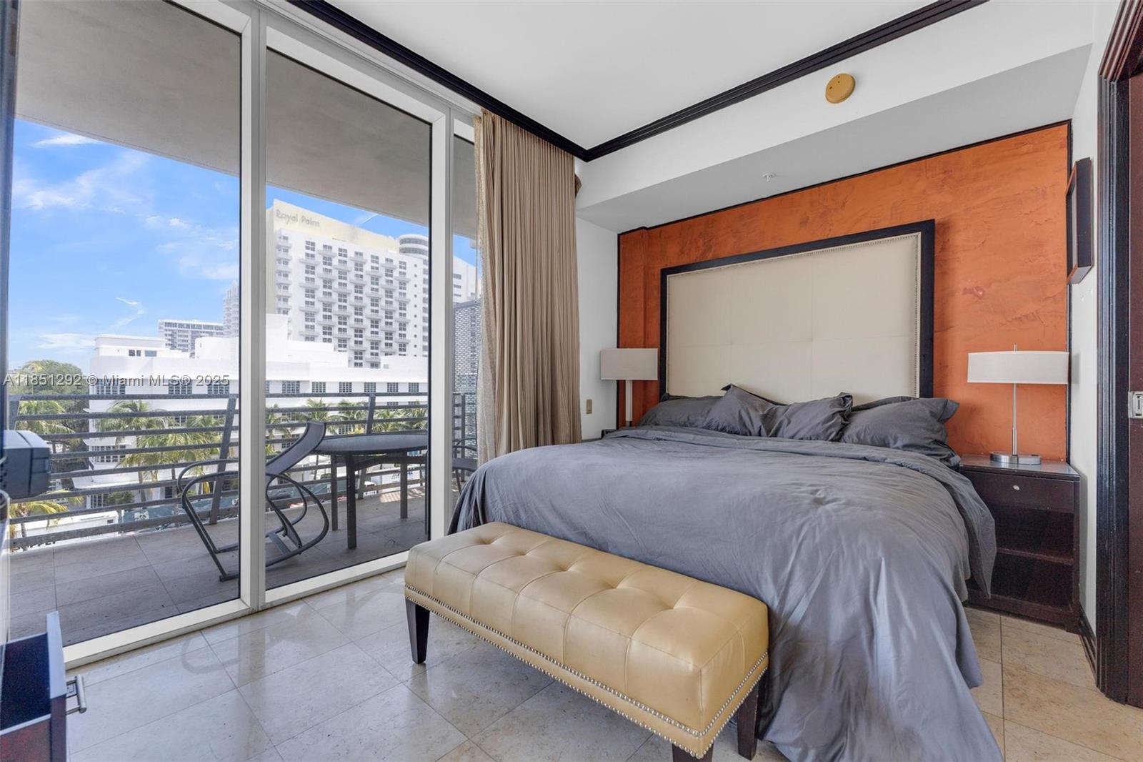 1437 Collins Ave PH18