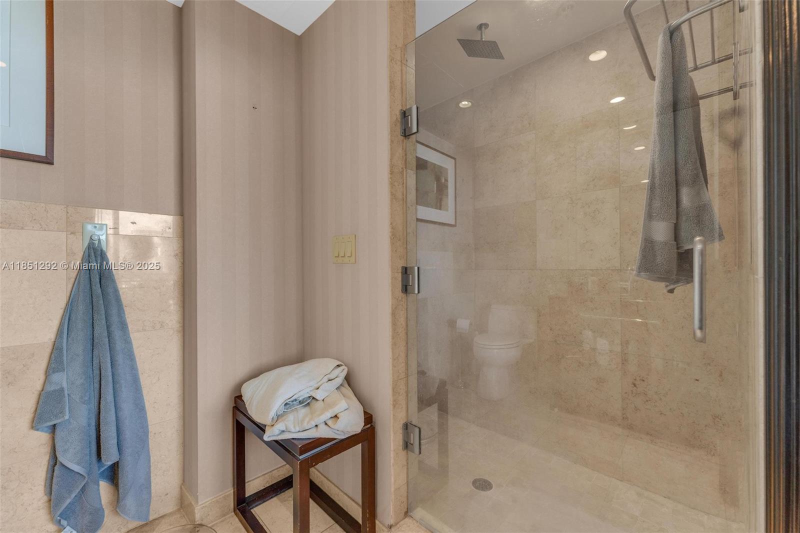 DE SOLEIL S BCH RESIDENTI - Residential