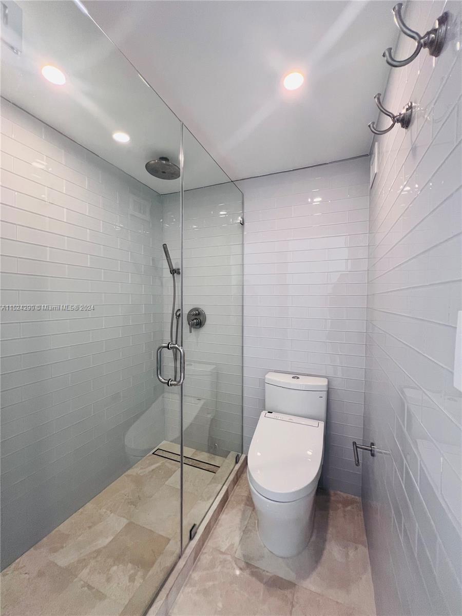 BRICKELL PLACE CONDO - Residential Lease