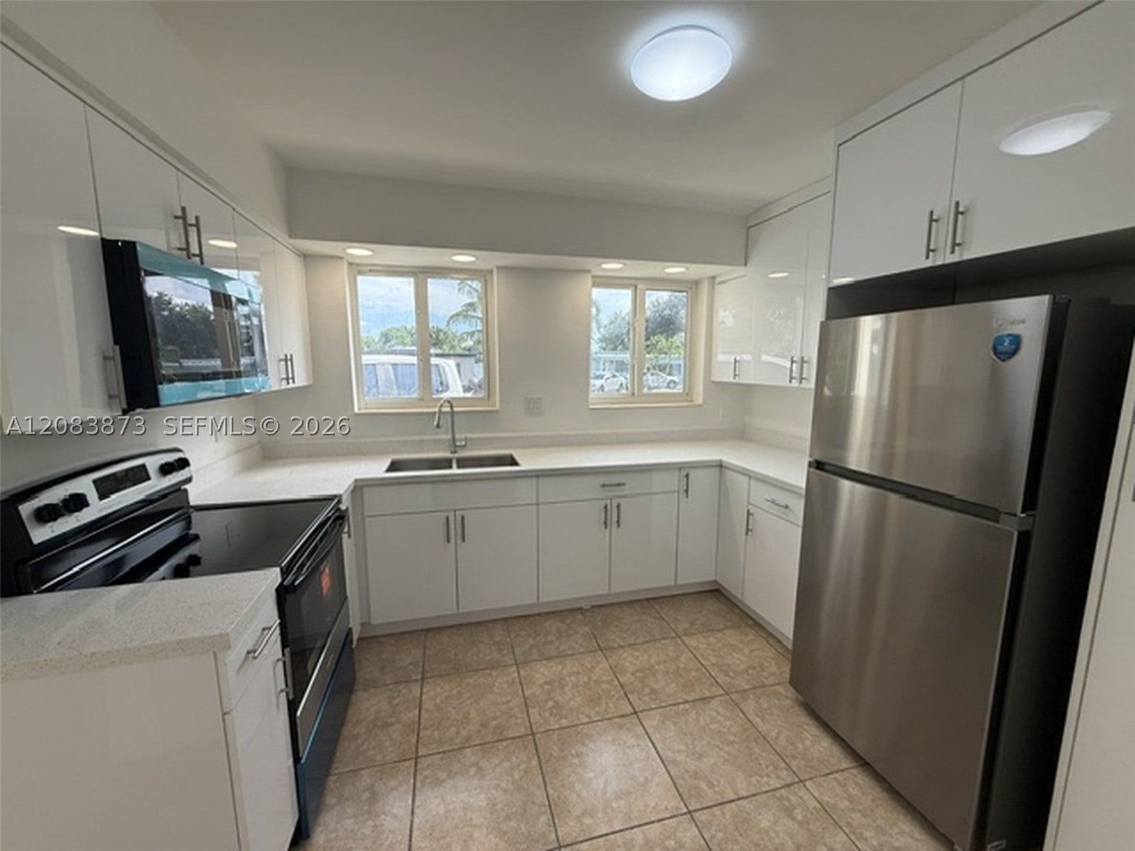 6609 SW 1st Ct, Pembroke Pines FL 33023