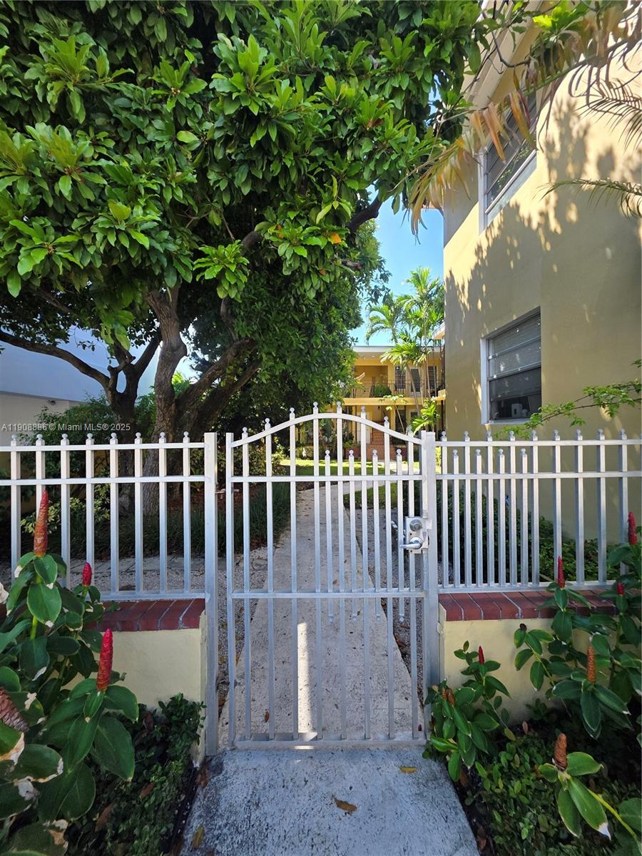 ALTOS DEL MAR NO 3 - Residential Lease