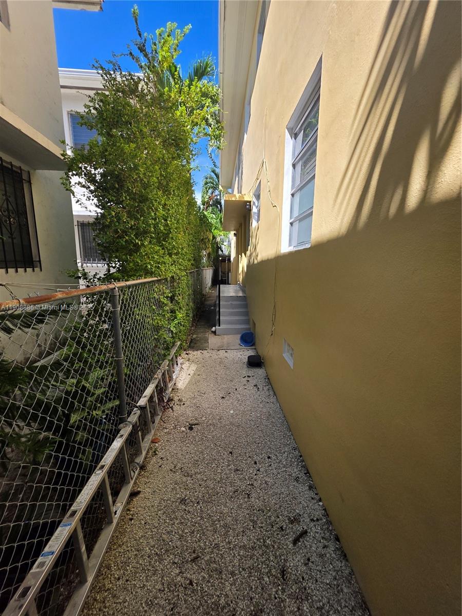 ALTOS DEL MAR NO 3 - Residential Lease