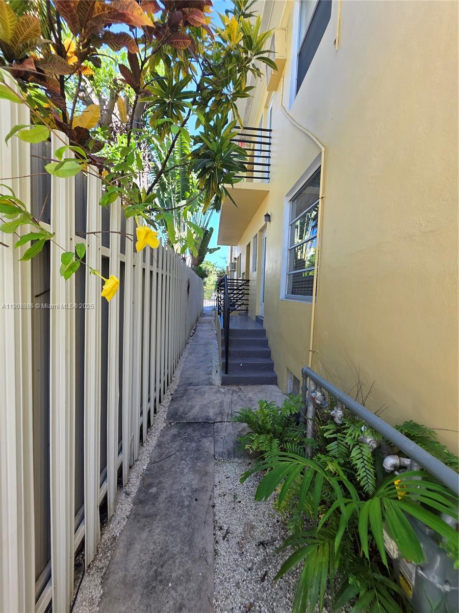 ALTOS DEL MAR NO 3 - Residential Lease