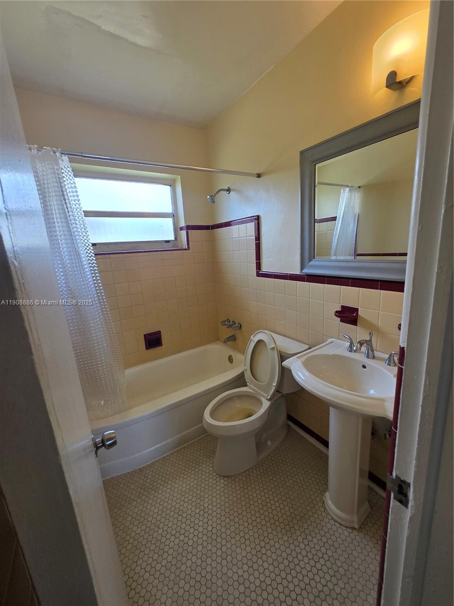 ALTOS DEL MAR NO 3 - Residential Lease