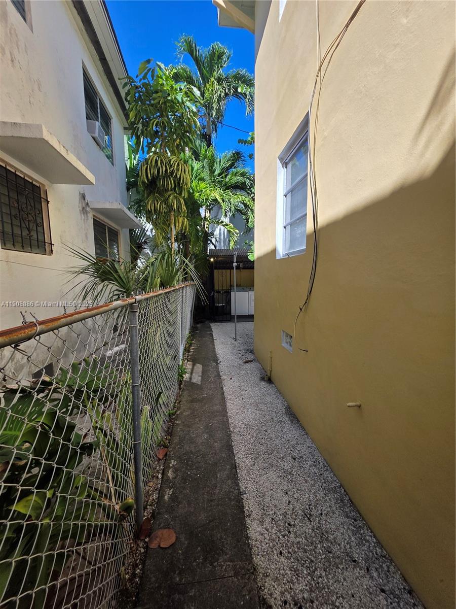 ALTOS DEL MAR NO 3 - Residential Lease