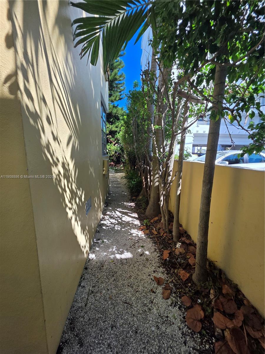 ALTOS DEL MAR NO 3 - Residential Lease