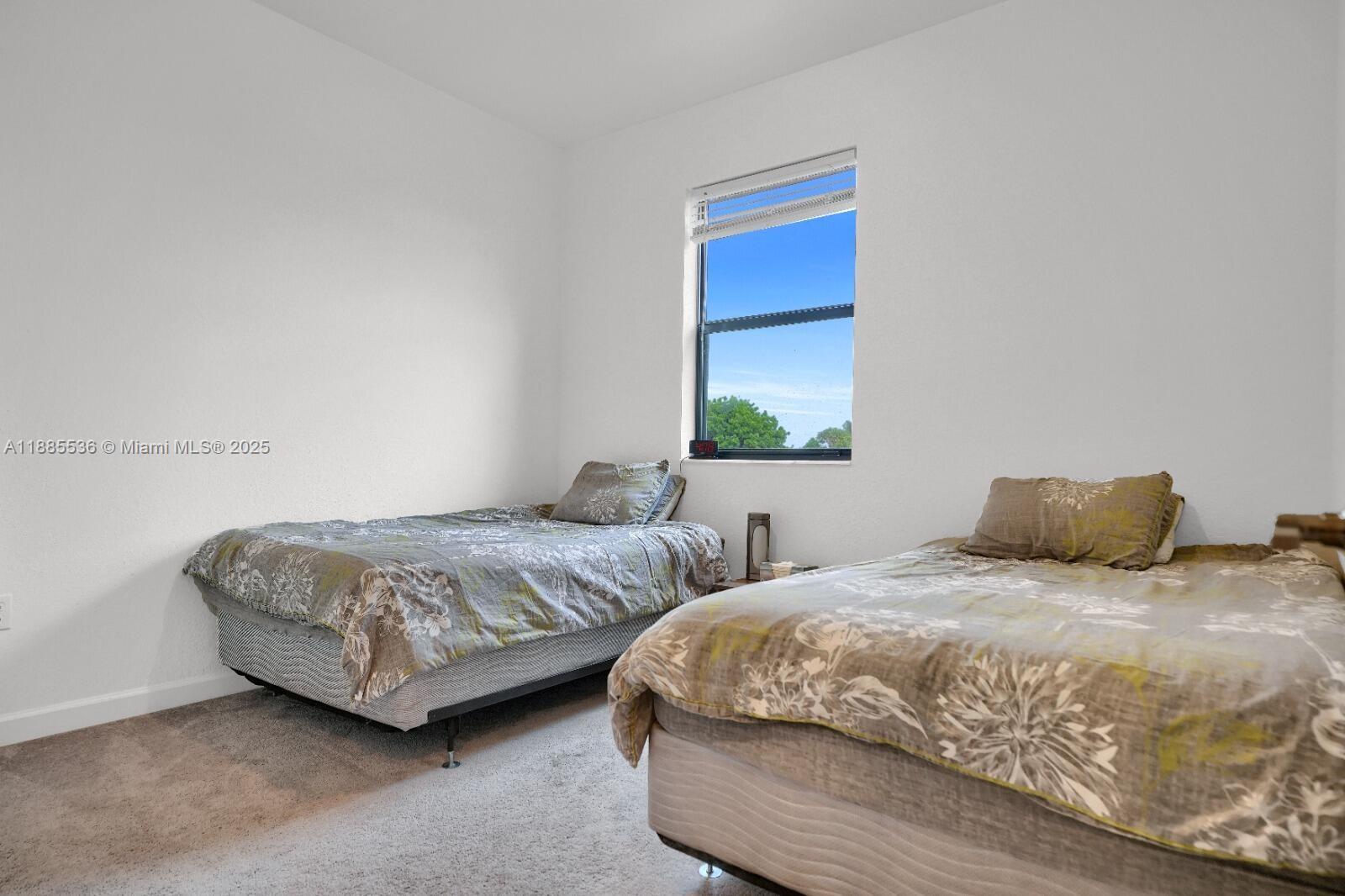 VISTA LAGO - Residential