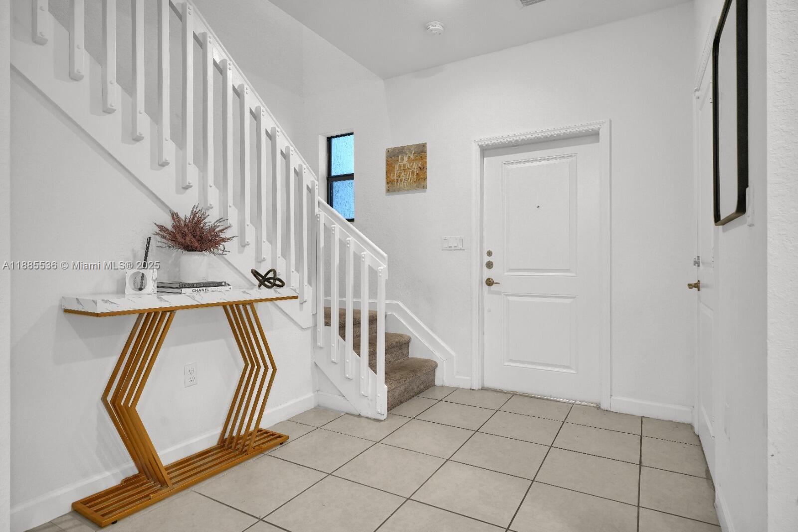 VISTA LAGO - Residential