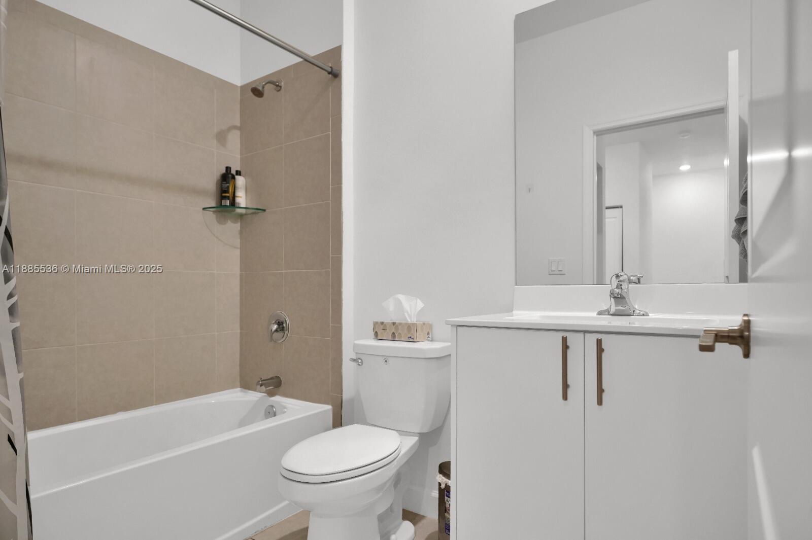 VISTA LAGO - Residential