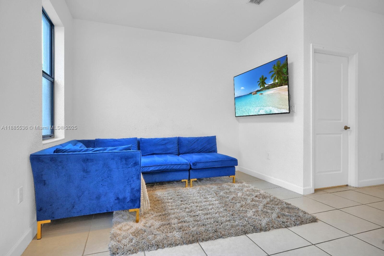 VISTA LAGO - Residential