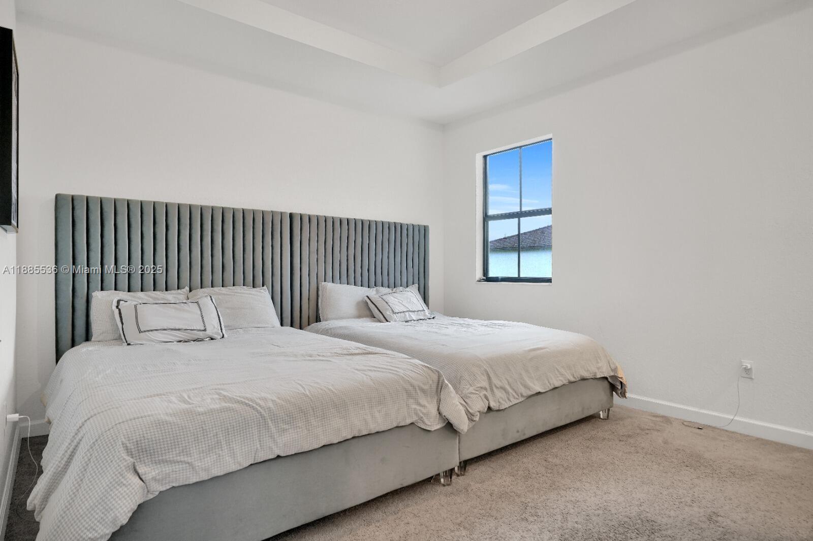 VISTA LAGO - Residential