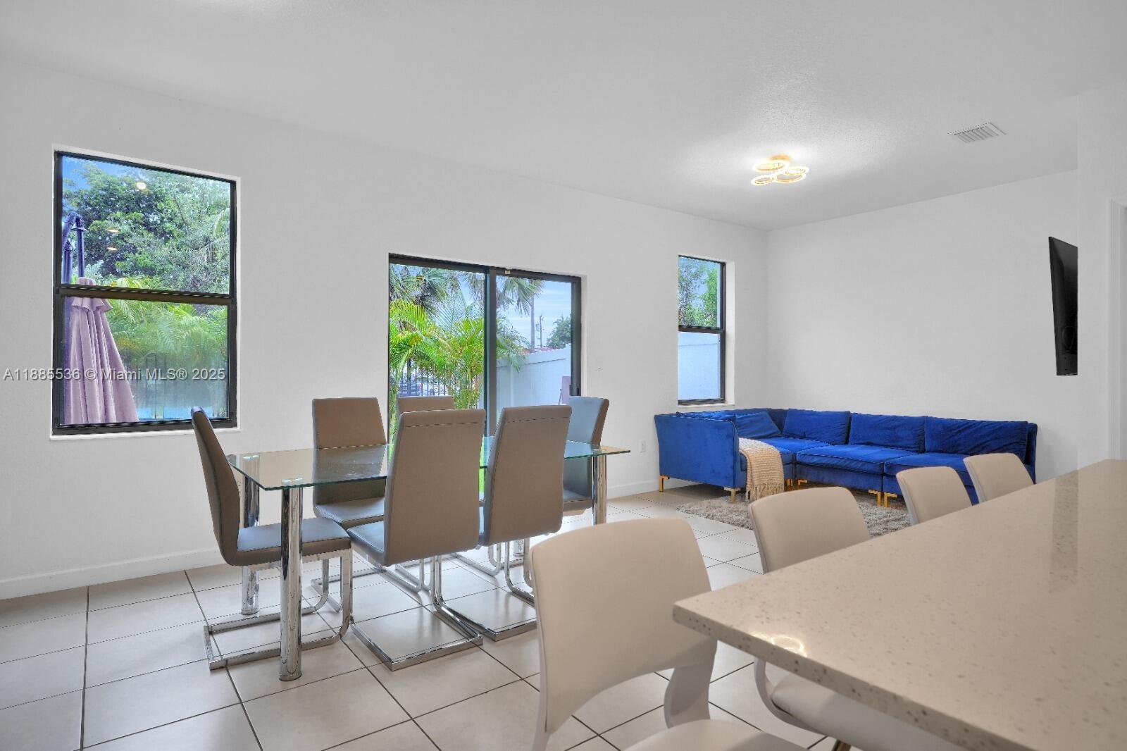 VISTA LAGO - Residential