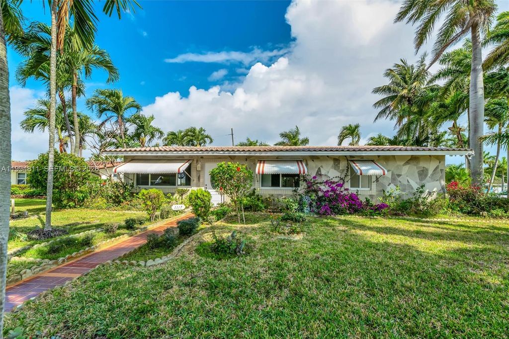 Photo of 1117 SE 5th St, Deerfield Beach, FL 33441 (MLS # A11994811)