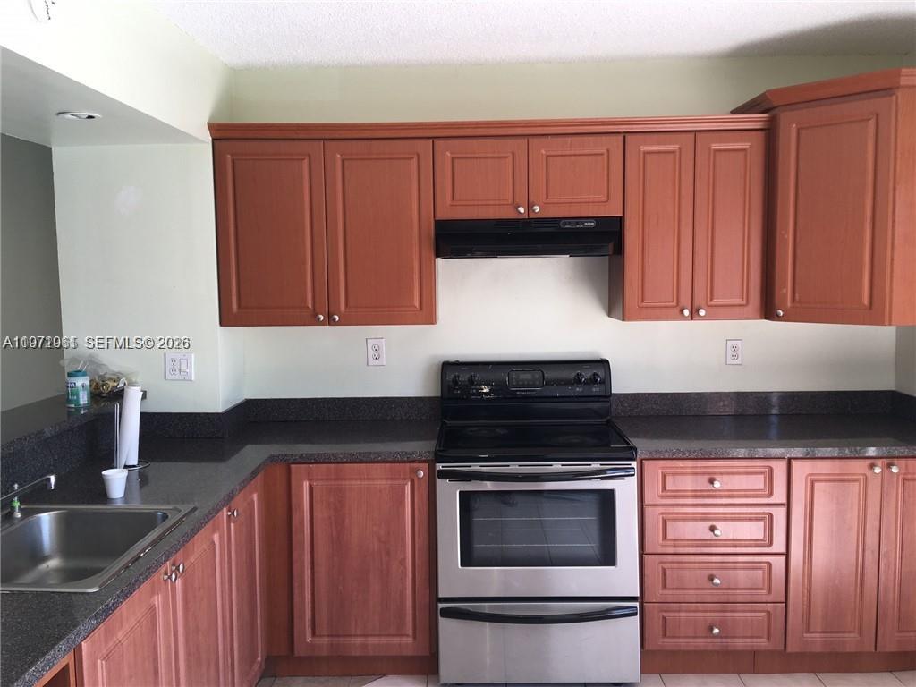 HIALEAH CLUB VILLAS CONDO - Residential