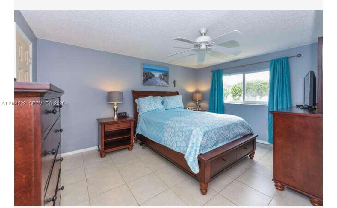 VILLAGE ROYALE GREENWOOD - Residential