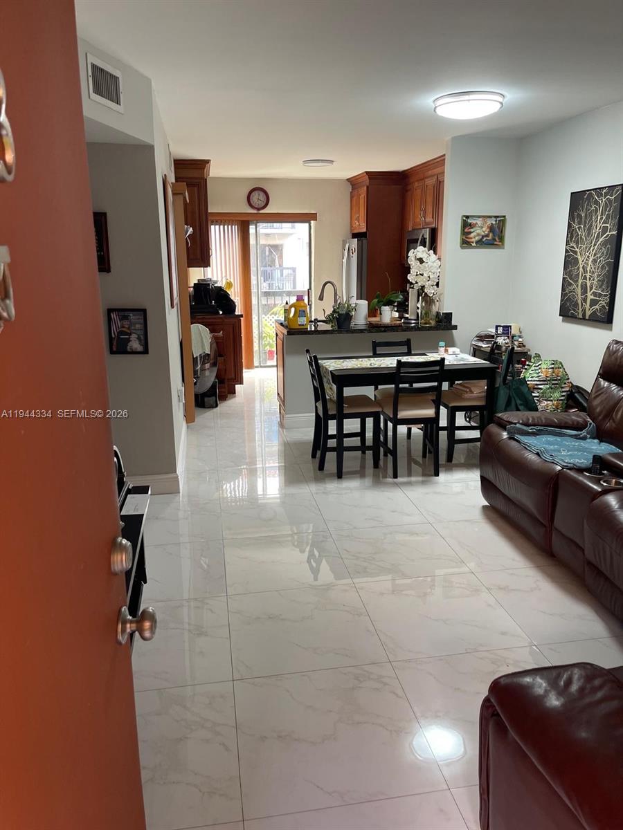 ALAMEDA TOWER 2 CONDO - Residential