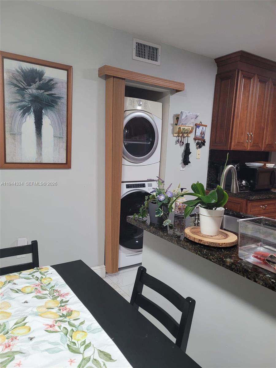 ALAMEDA TOWER 2 CONDO - Residential