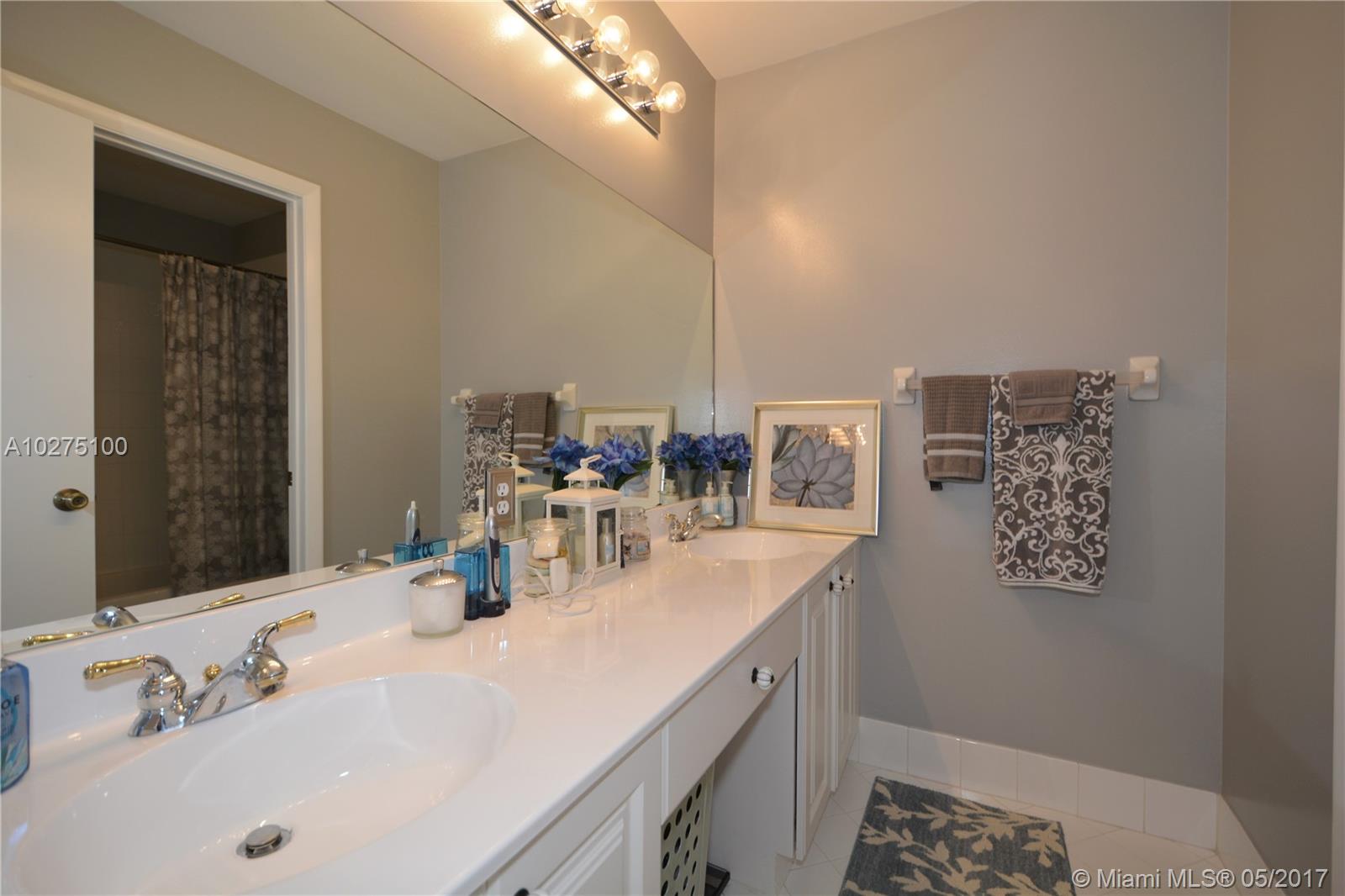 TOWNGATE - Residential