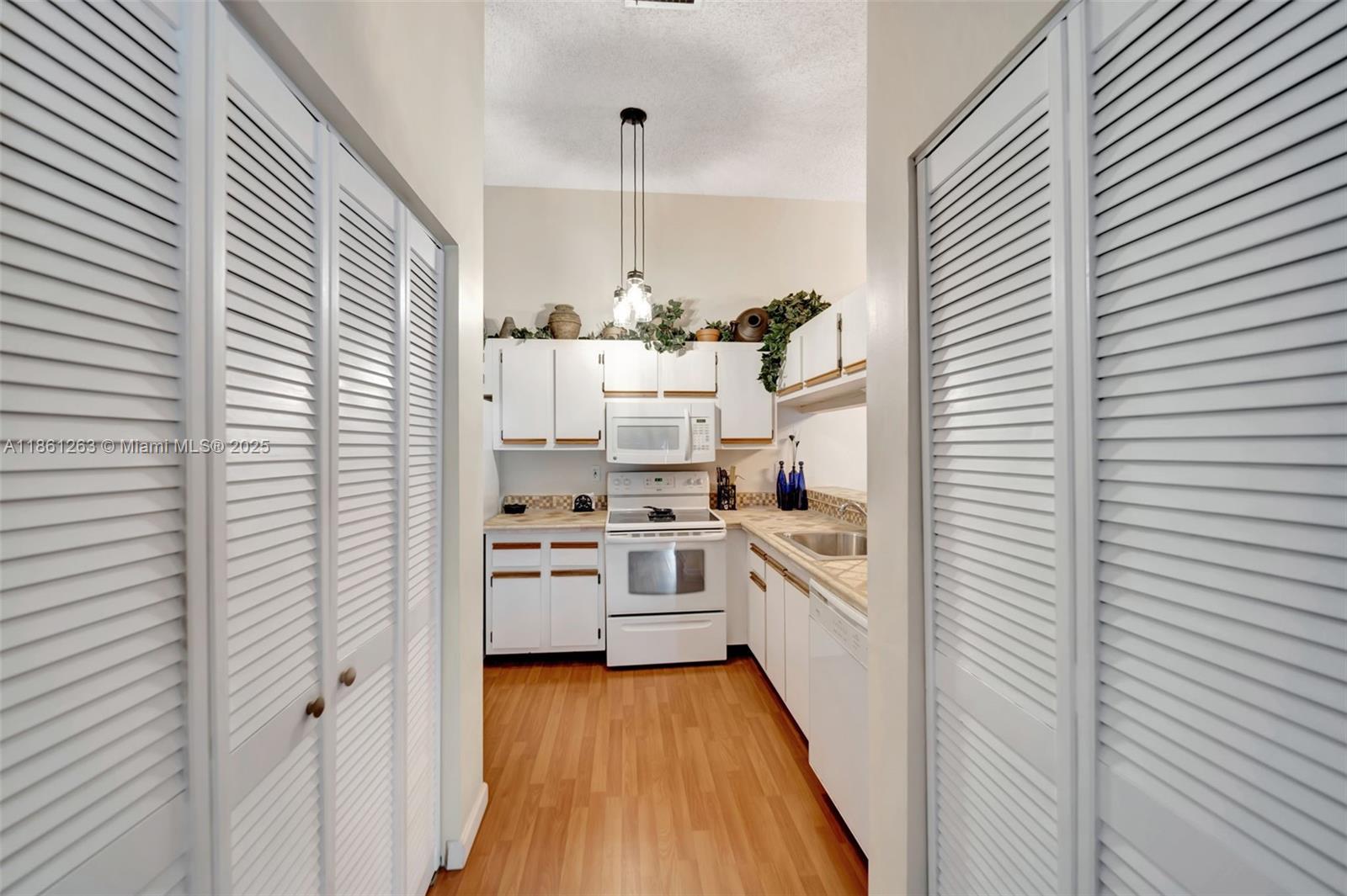 MOORS POINTE CONDO - Residential