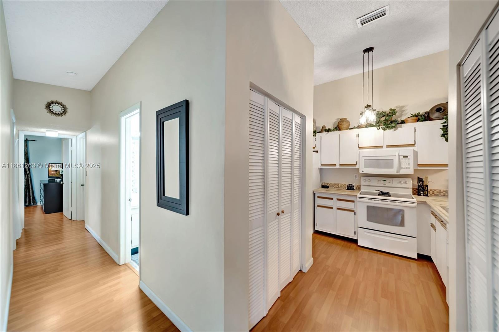 MOORS POINTE CONDO - Residential