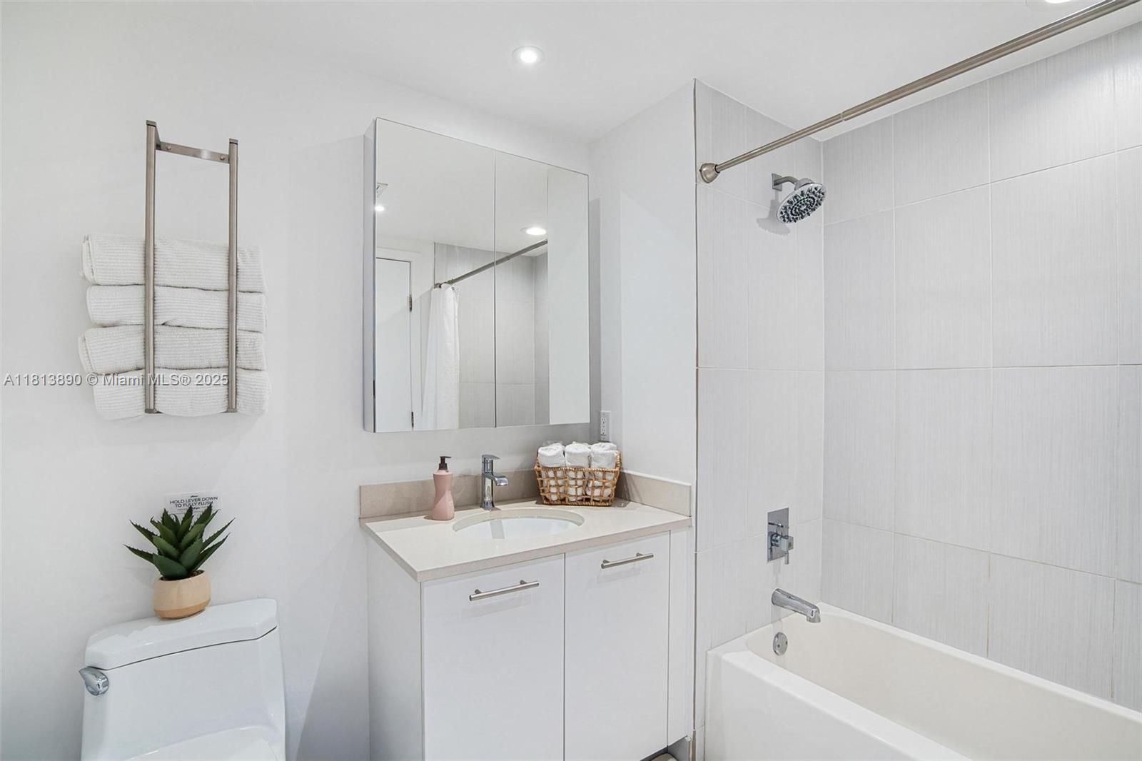 MIDBLOCK MIAMI CONDO - Residential