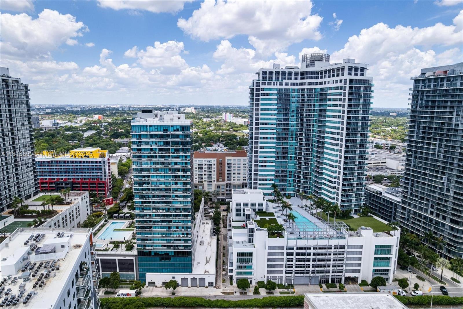 MIDBLOCK MIAMI CONDO - Residential