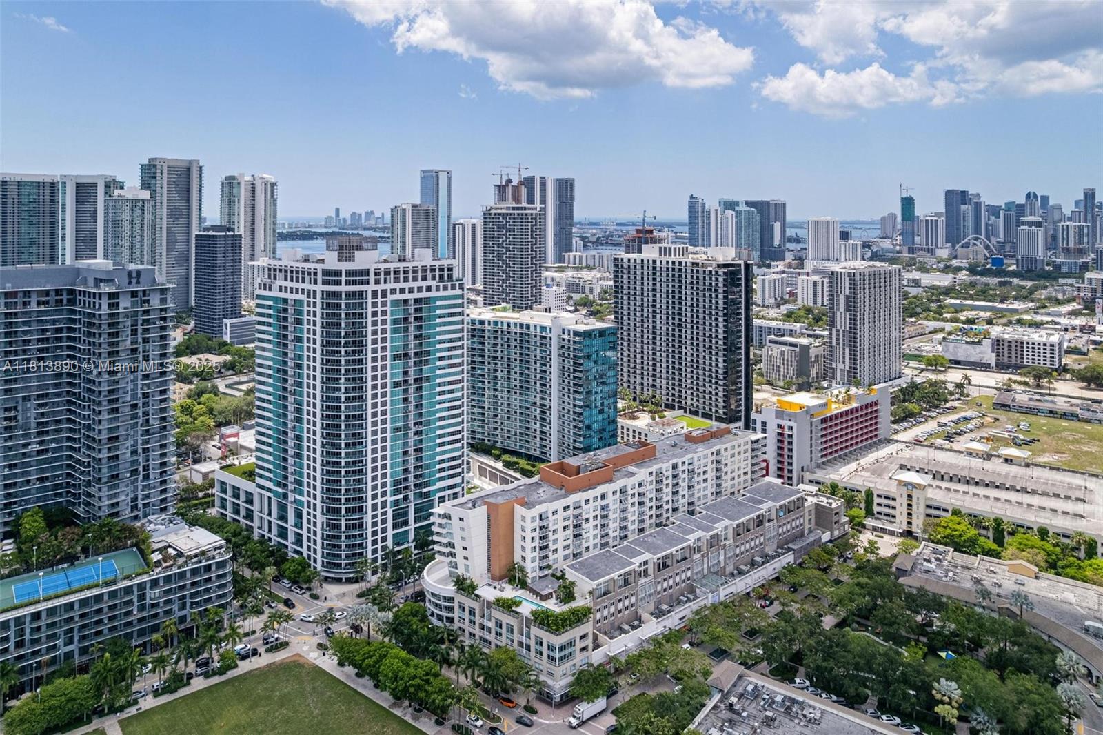 MIDBLOCK MIAMI CONDO - Residential